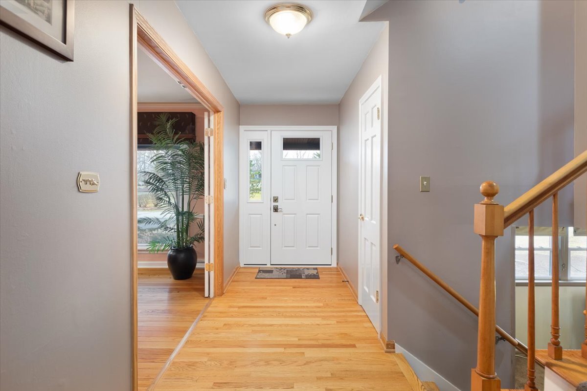 8S295 College Road, Naperville, IL 60540