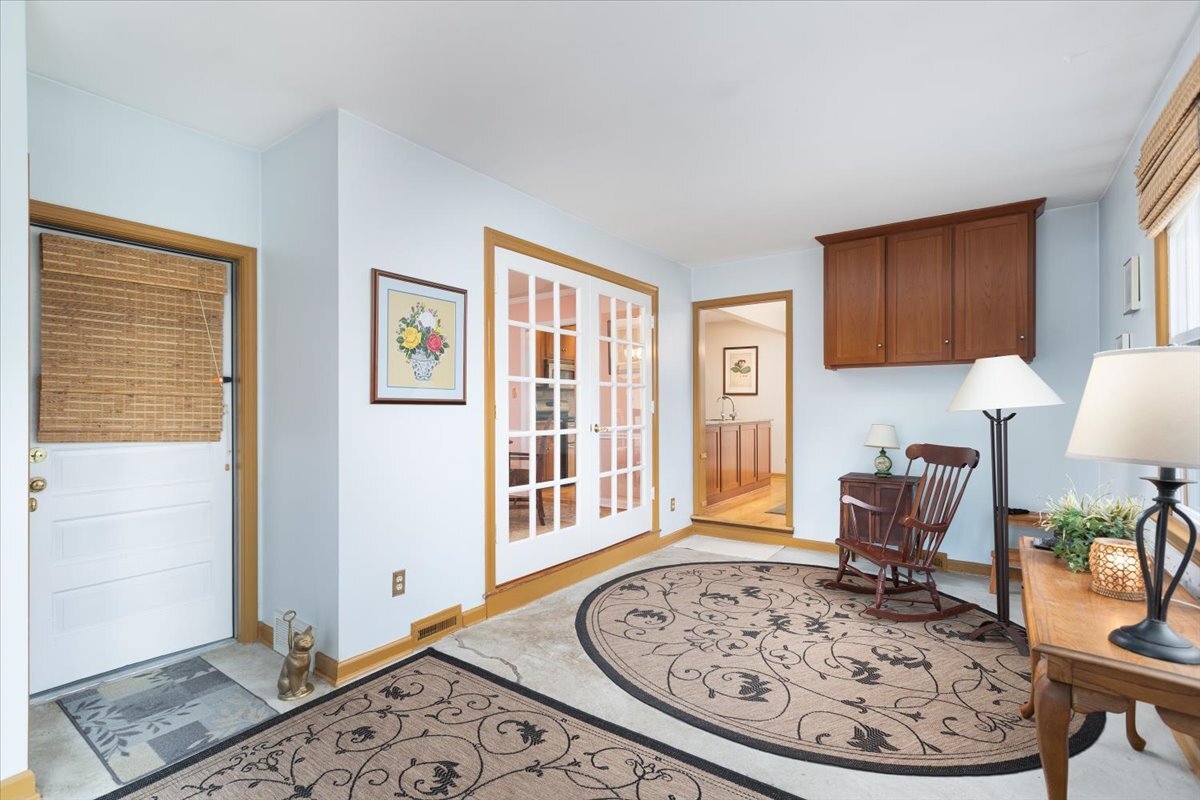 8S295 College Road, Naperville, IL 60540