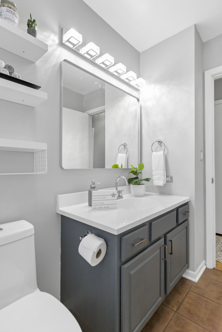 1809 Maplewood Court, Lindenhurst, IL 60046