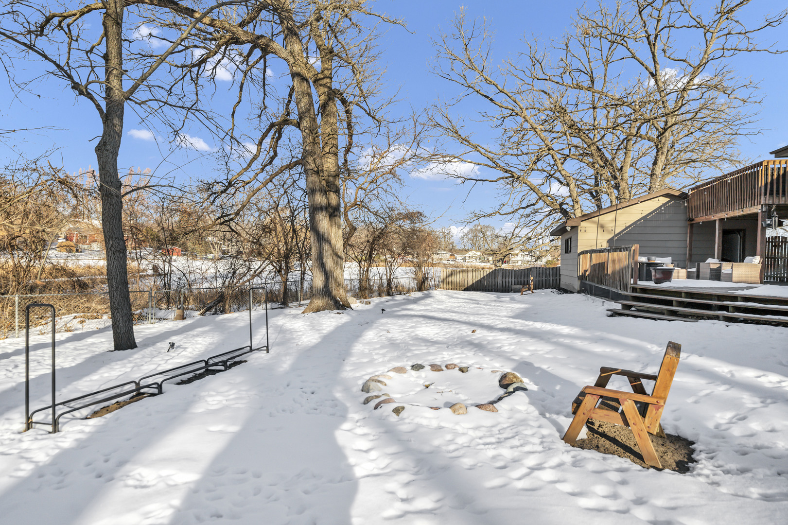 1809 Maplewood Court, Lindenhurst, IL 60046