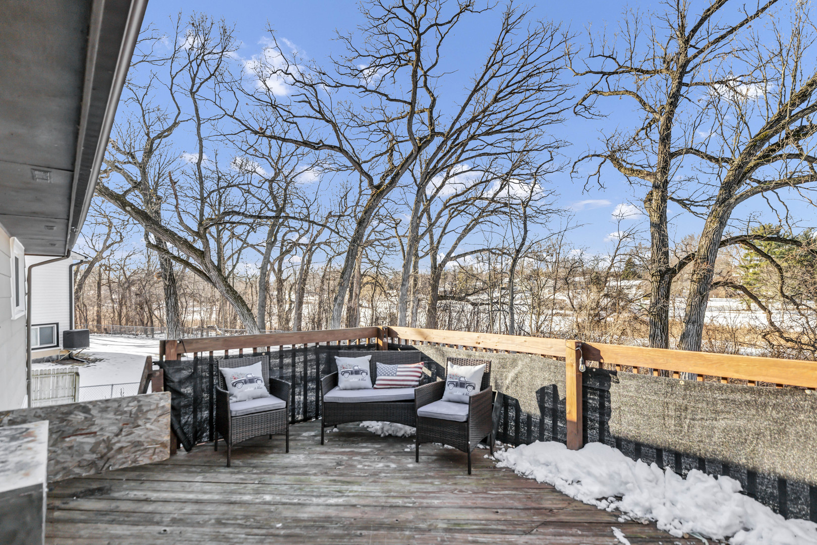 1809 Maplewood Court, Lindenhurst, IL 60046