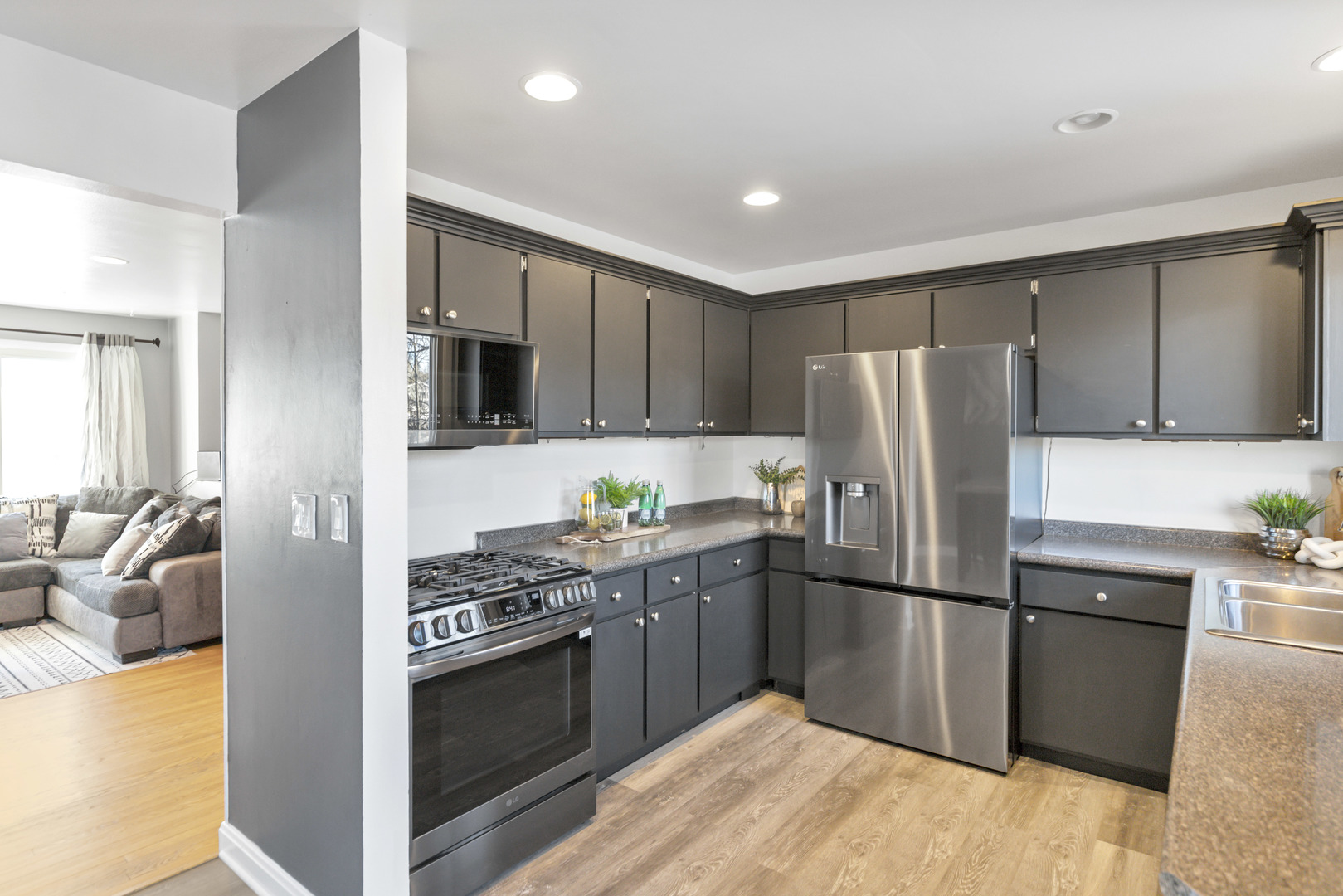 1809 Maplewood Court, Lindenhurst, IL 60046