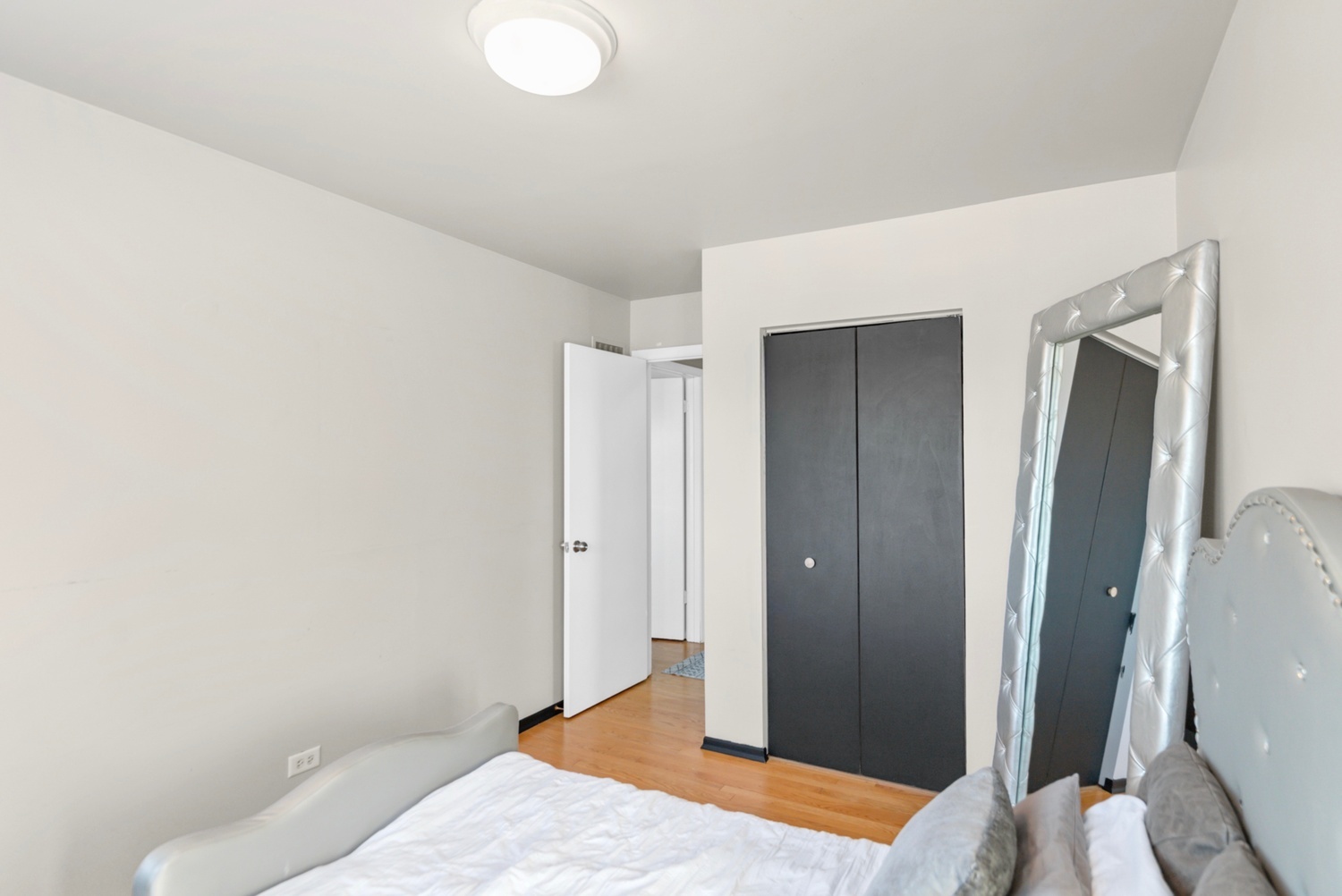 1809 Maplewood Court, Lindenhurst, IL 60046