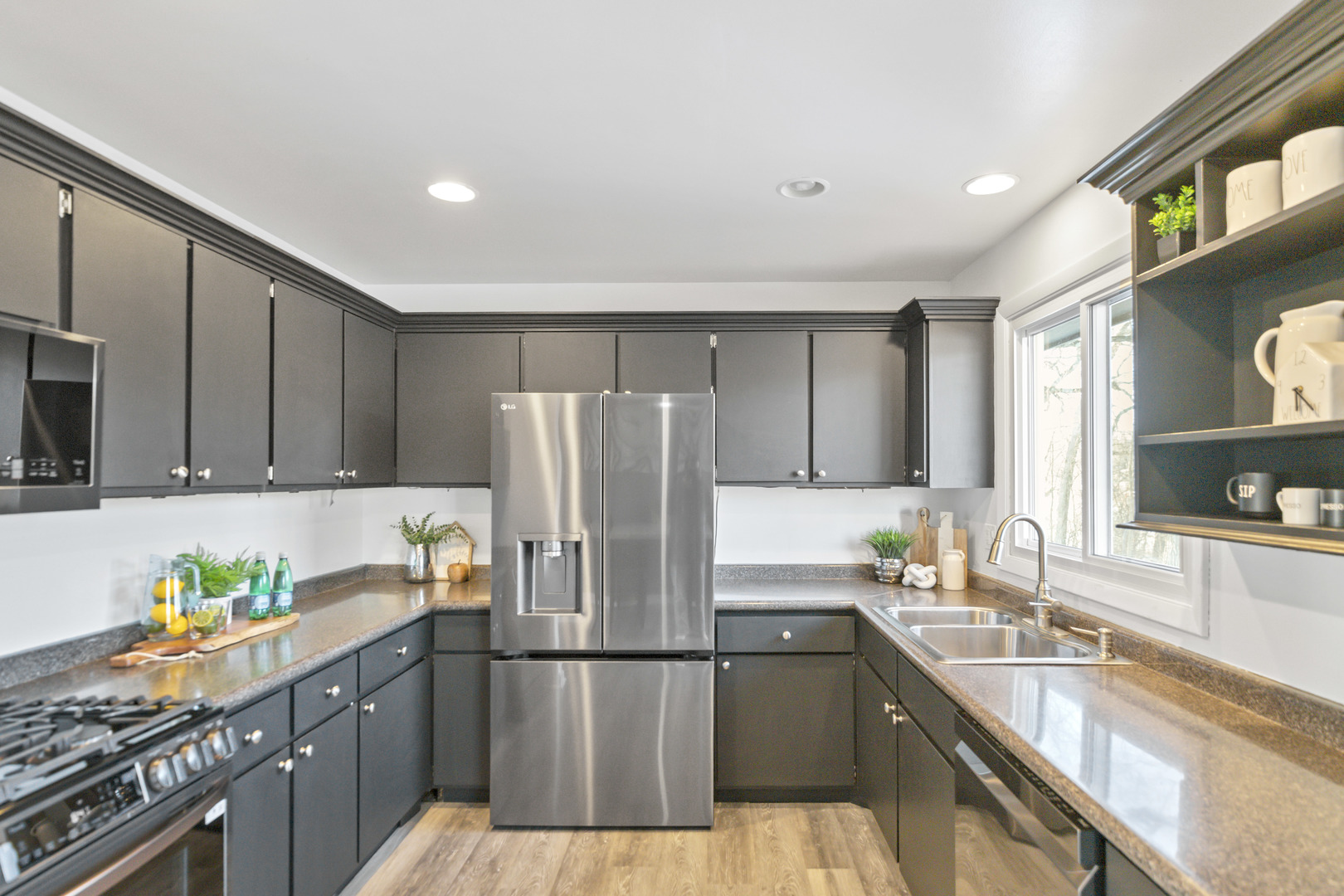 1809 Maplewood Court, Lindenhurst, IL 60046