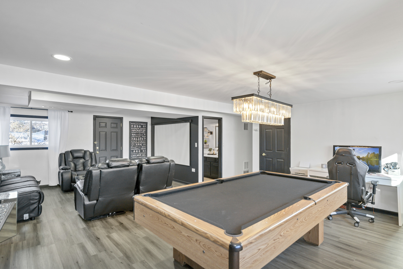 1809 Maplewood Court, Lindenhurst, IL 60046