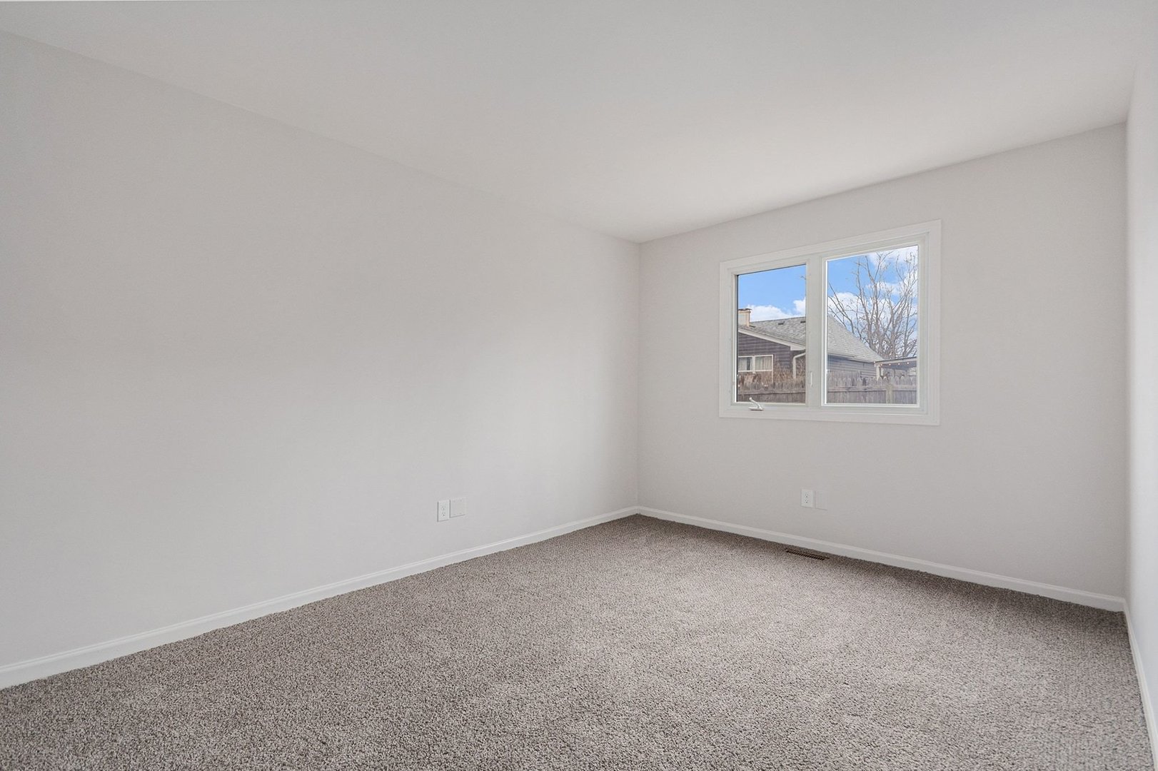 122 Longbeach Road, Montgomery, IL 60538