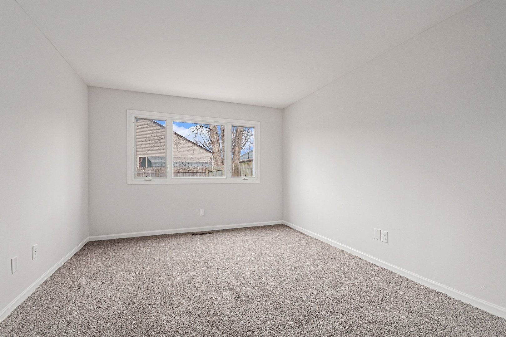 122 Longbeach Road, Montgomery, IL 60538