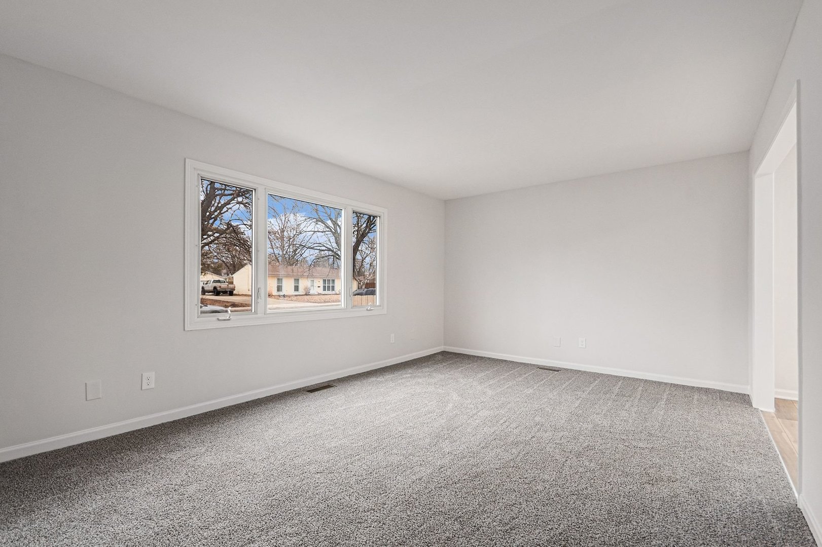 122 Longbeach Road, Montgomery, IL 60538