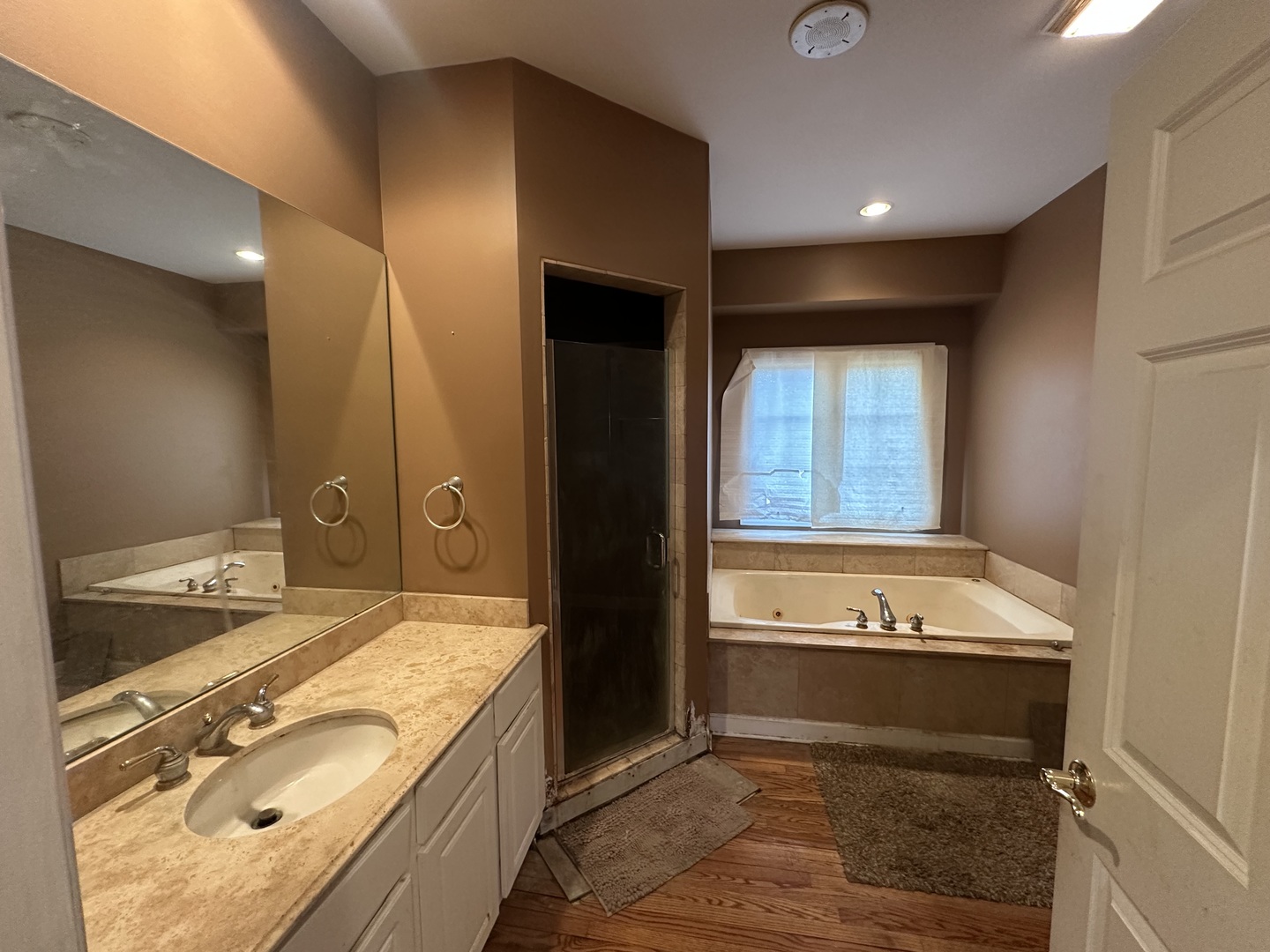 327 Royal Oak Drive, Steger, IL 60475