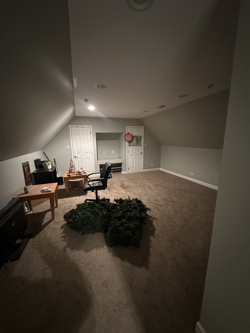 327 Royal Oak Drive, Steger, IL 60475