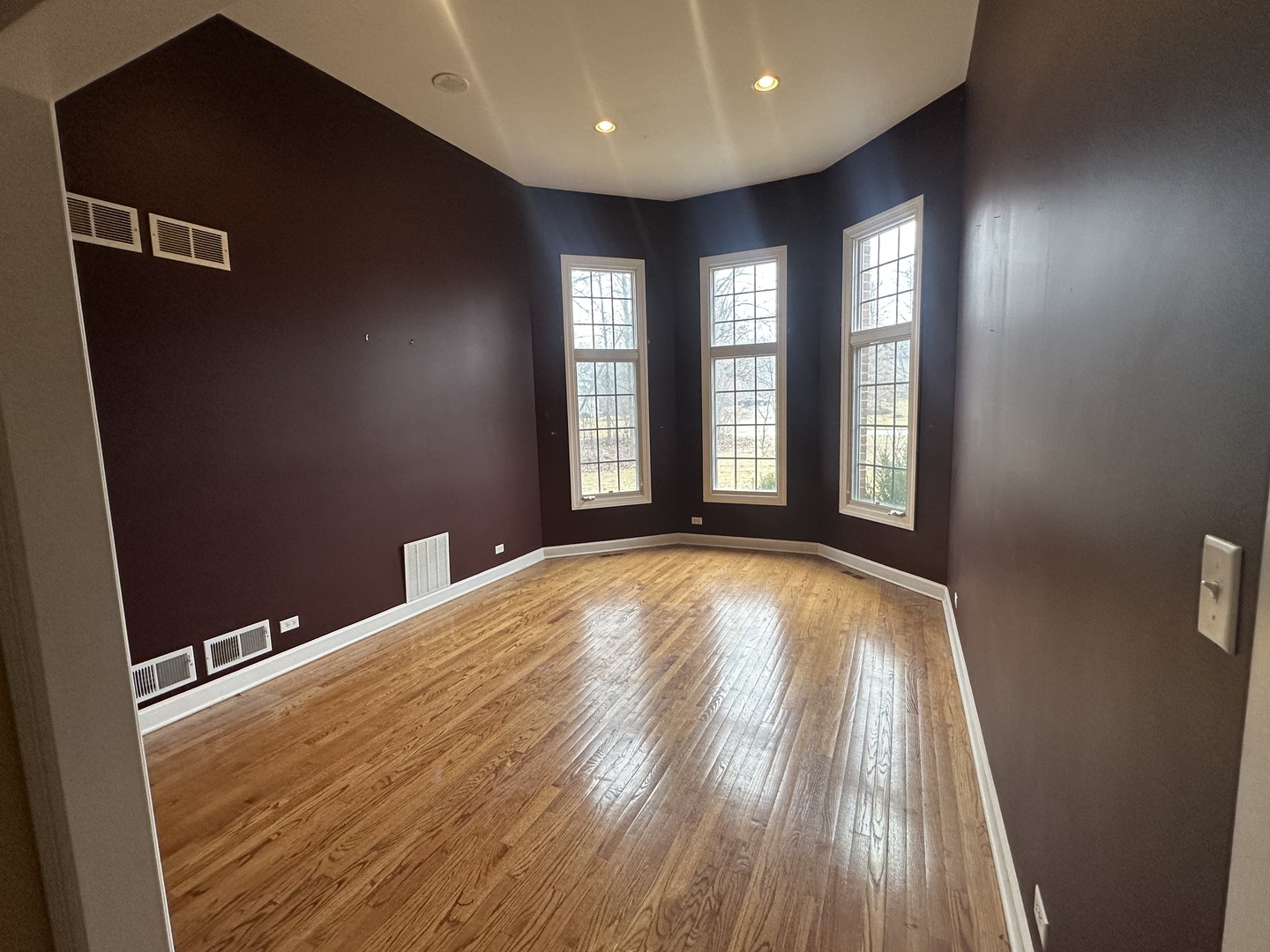 327 Royal Oak Drive, Steger, IL 60475