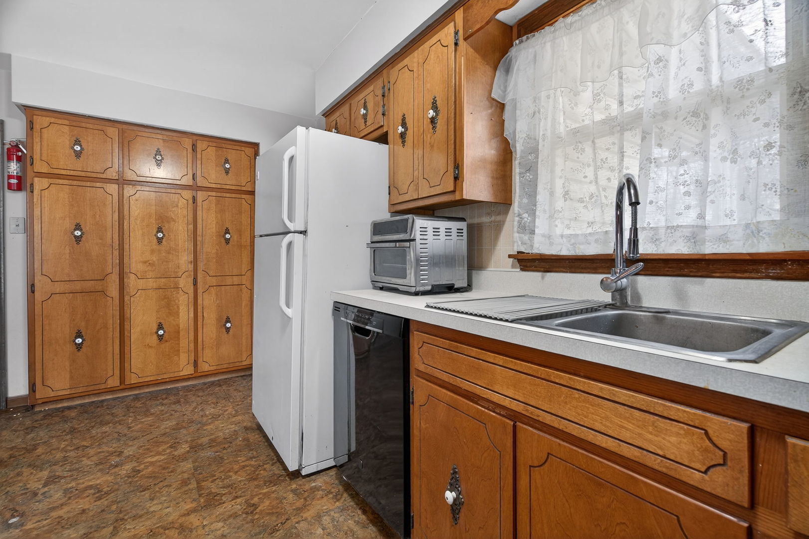 806 16th Street, Mendota, IL 61342