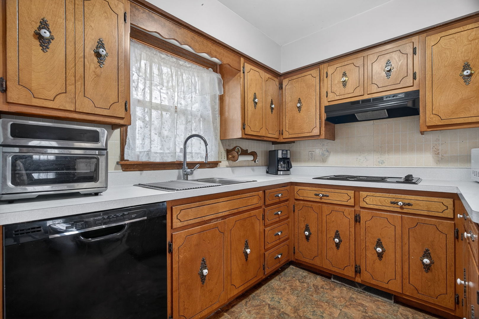 806 16th Street, Mendota, IL 61342