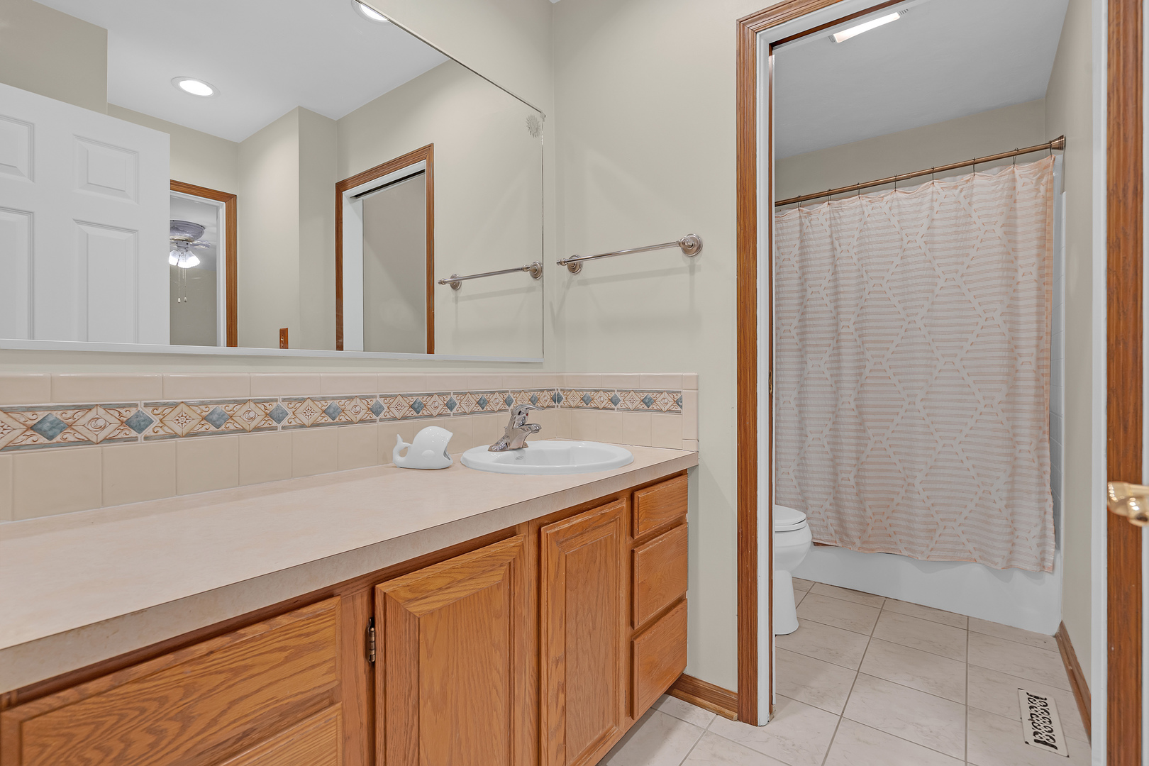 922 COVENTRY Lane, Crystal Lake, IL 60014