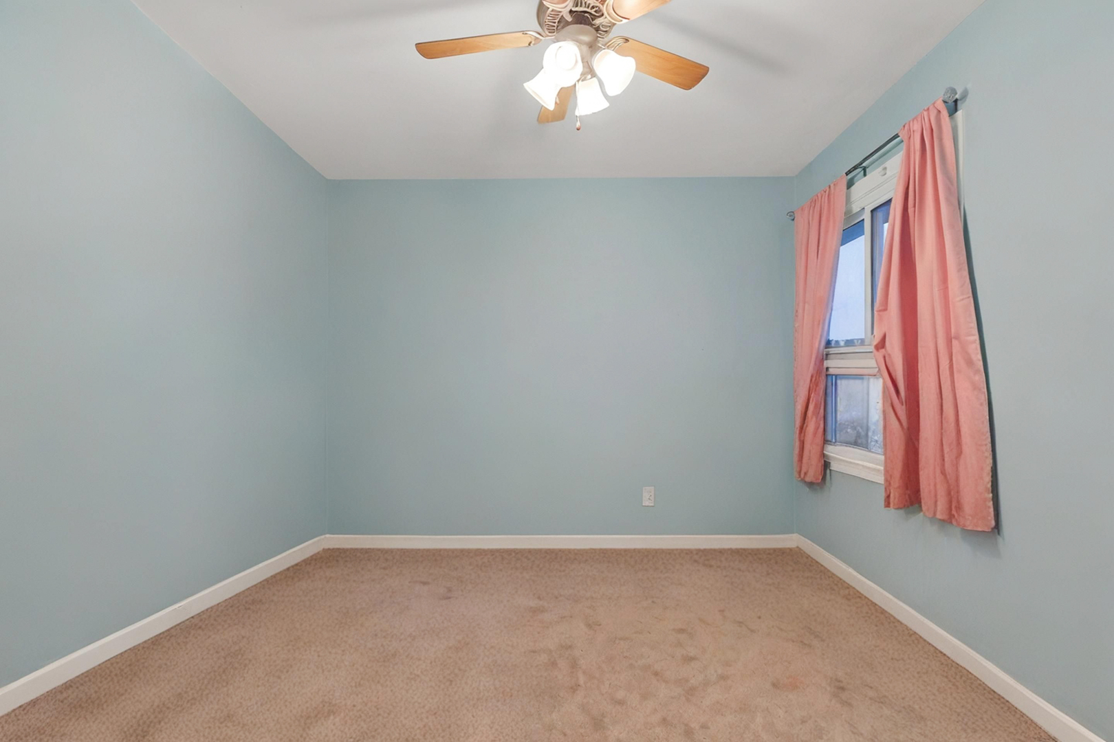 922 COVENTRY Lane, Crystal Lake, IL 60014