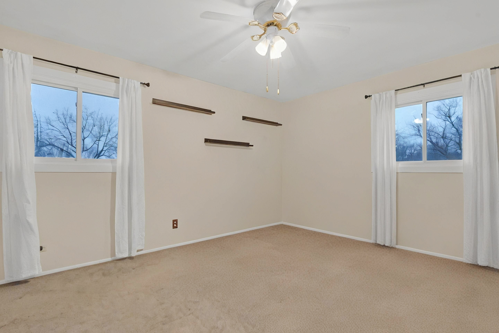 922 COVENTRY Lane, Crystal Lake, IL 60014