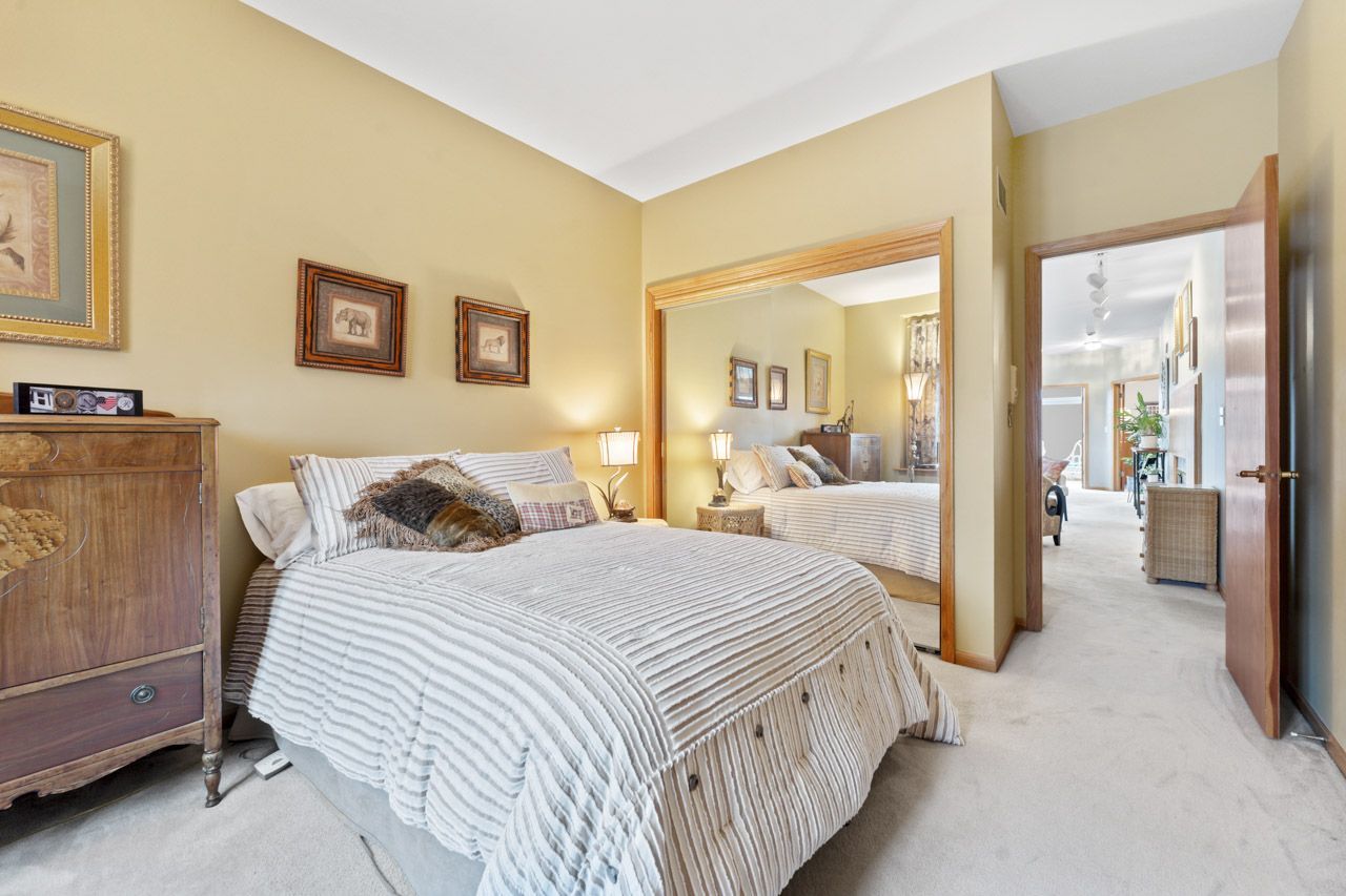 1030 Arbor Court, Mount Prospect, IL 60056