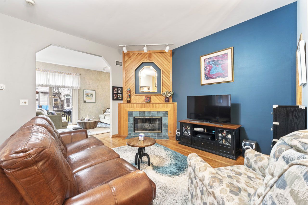 1030 Arbor Court, Mount Prospect, IL 60056