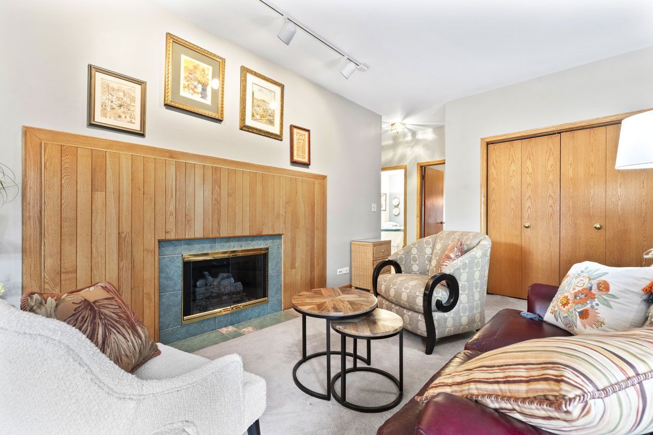 1030 Arbor Court, Mount Prospect, IL 60056