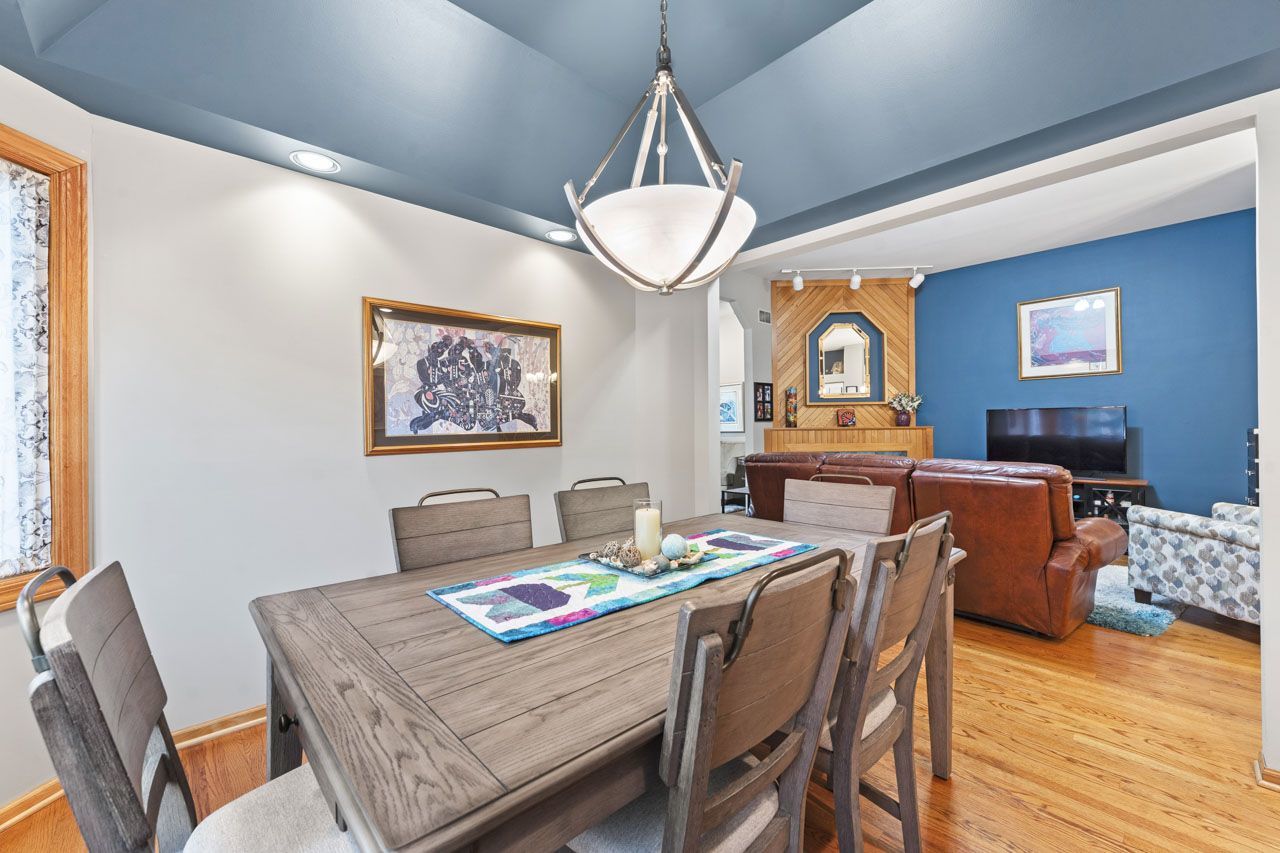 1030 Arbor Court, Mount Prospect, IL 60056