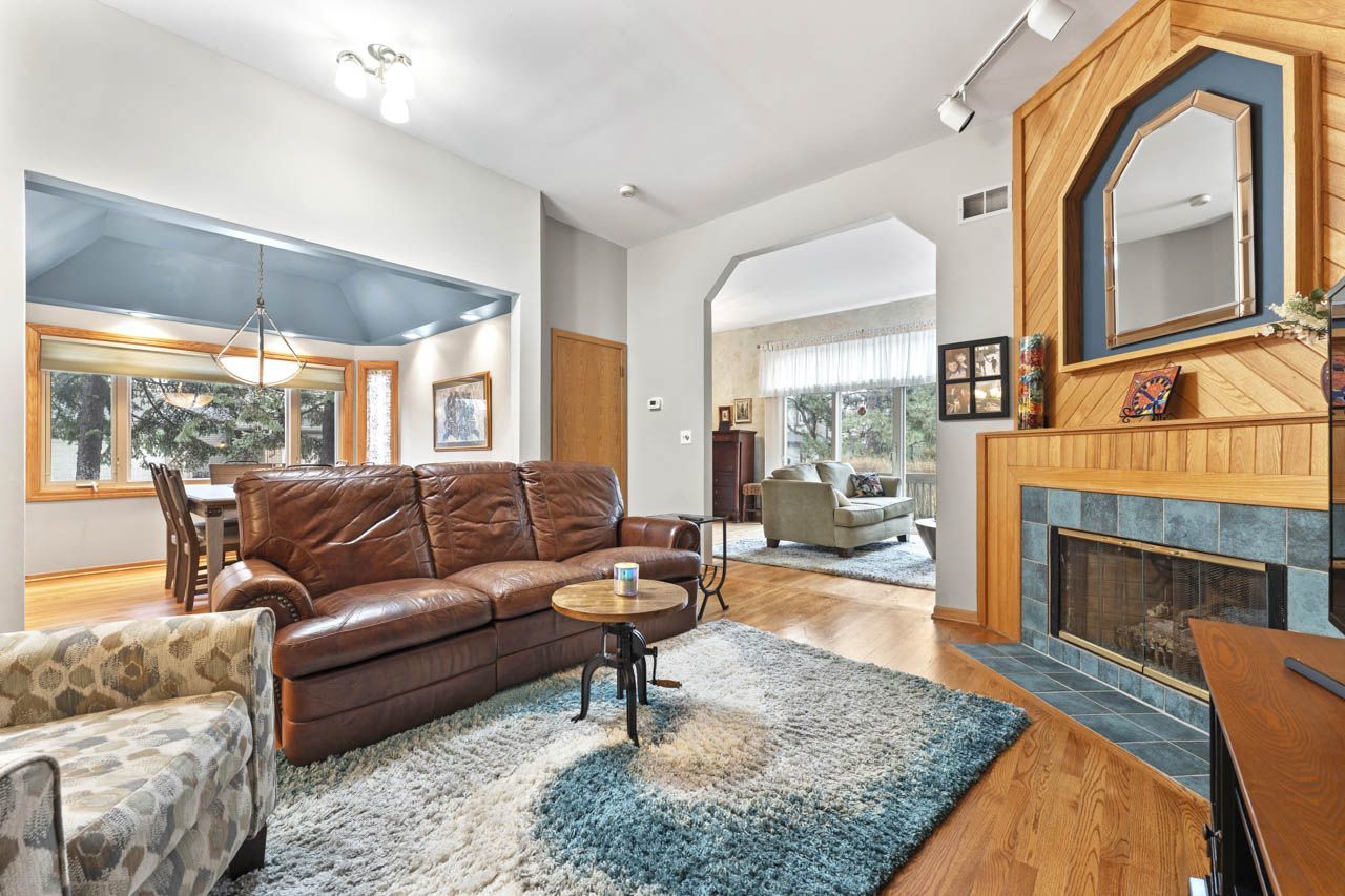 1030 Arbor Court, Mount Prospect, IL 60056