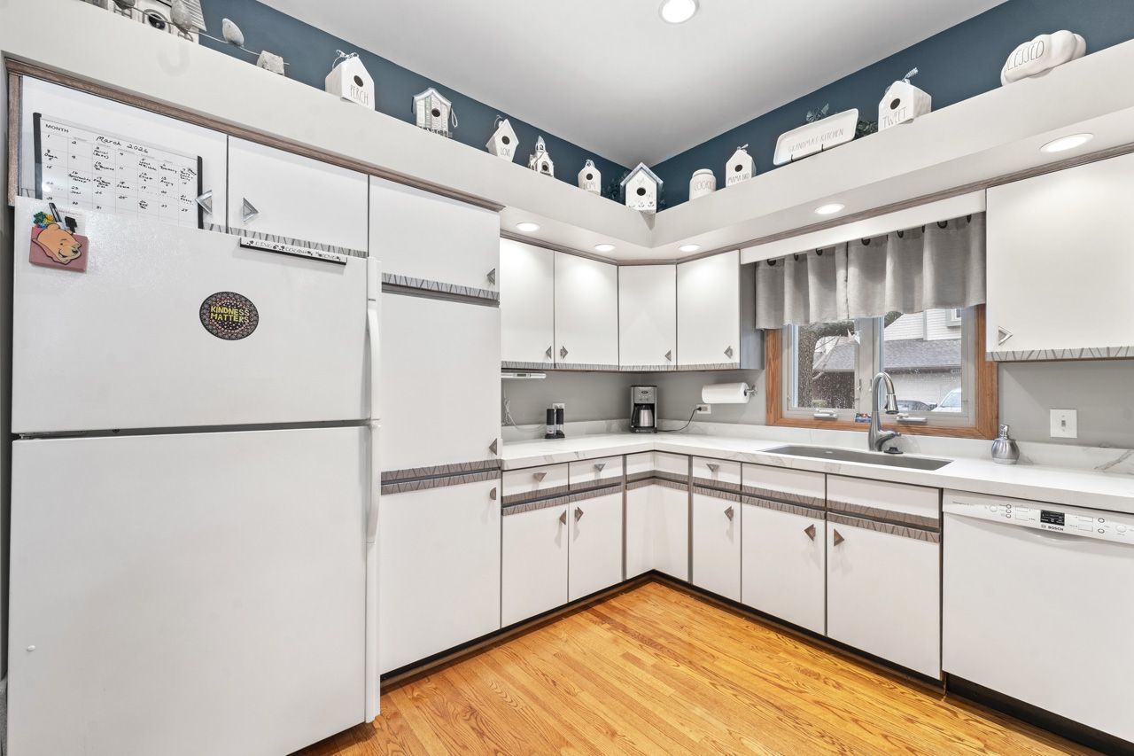 1030 Arbor Court, Mount Prospect, IL 60056