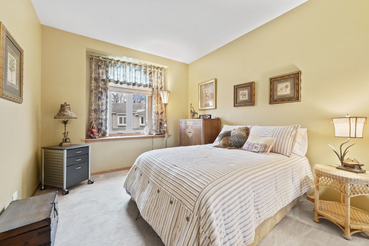 1030 Arbor Court, Mount Prospect, IL 60056