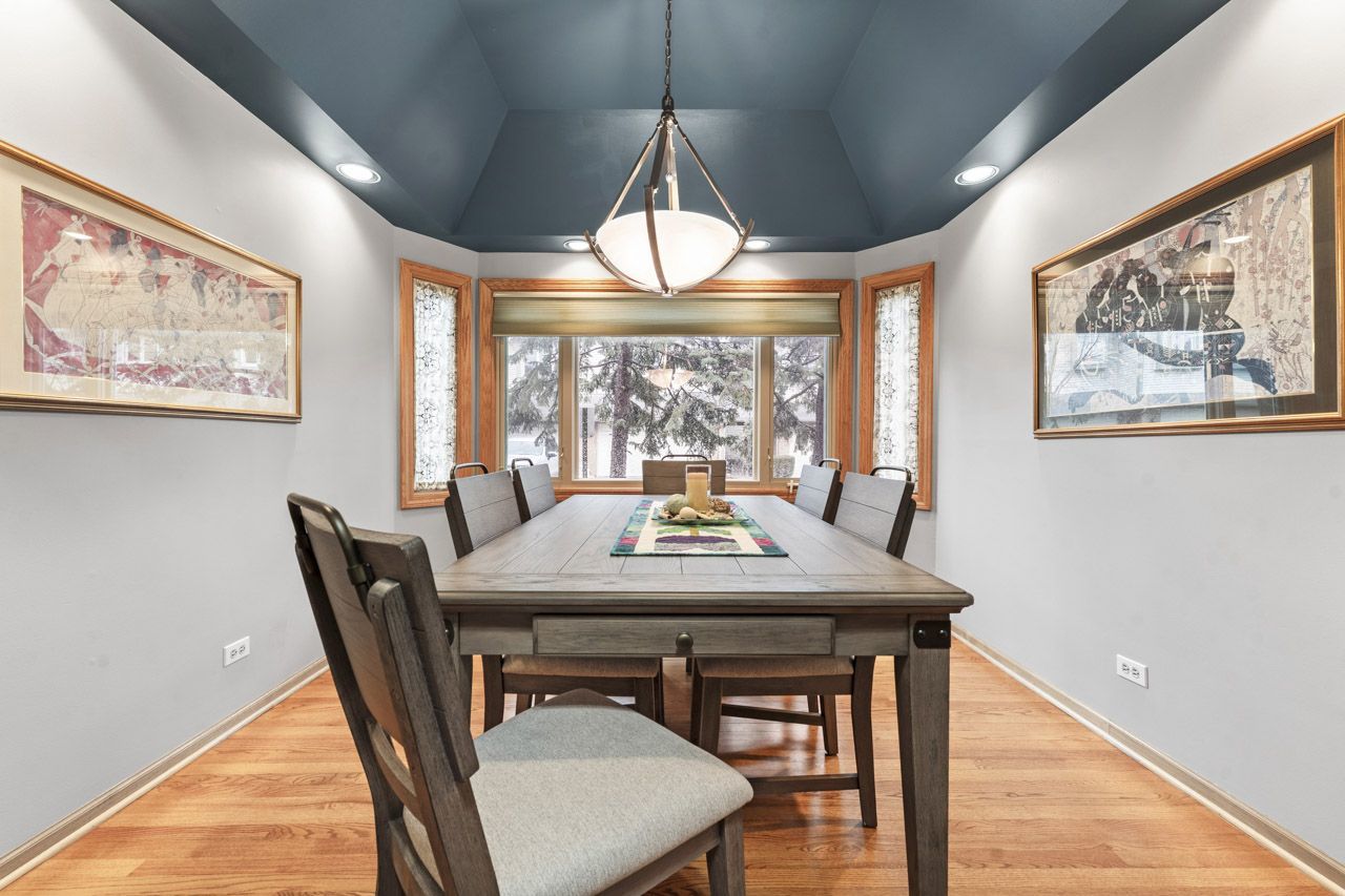 1030 Arbor Court, Mount Prospect, IL 60056