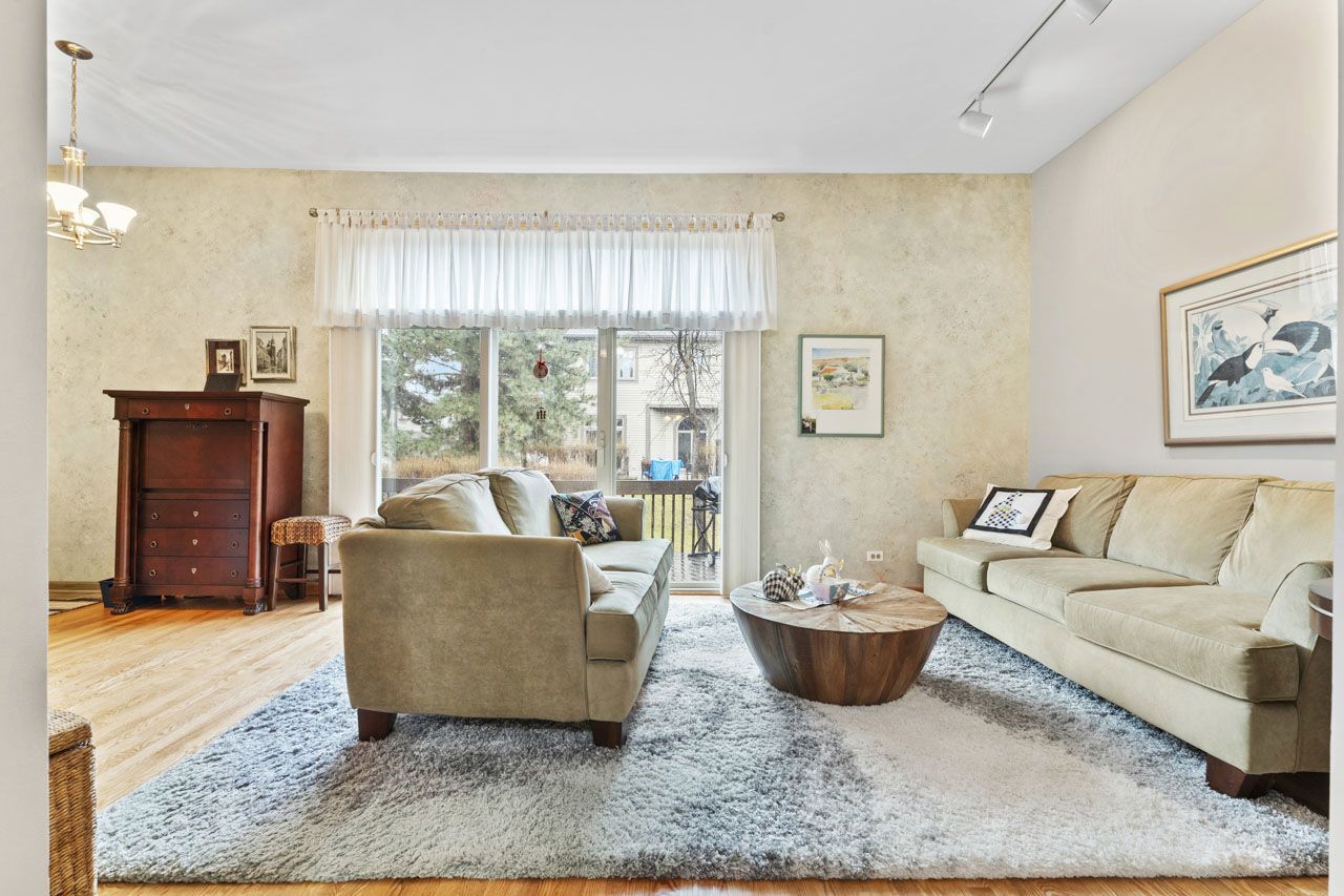 1030 Arbor Court, Mount Prospect, IL 60056