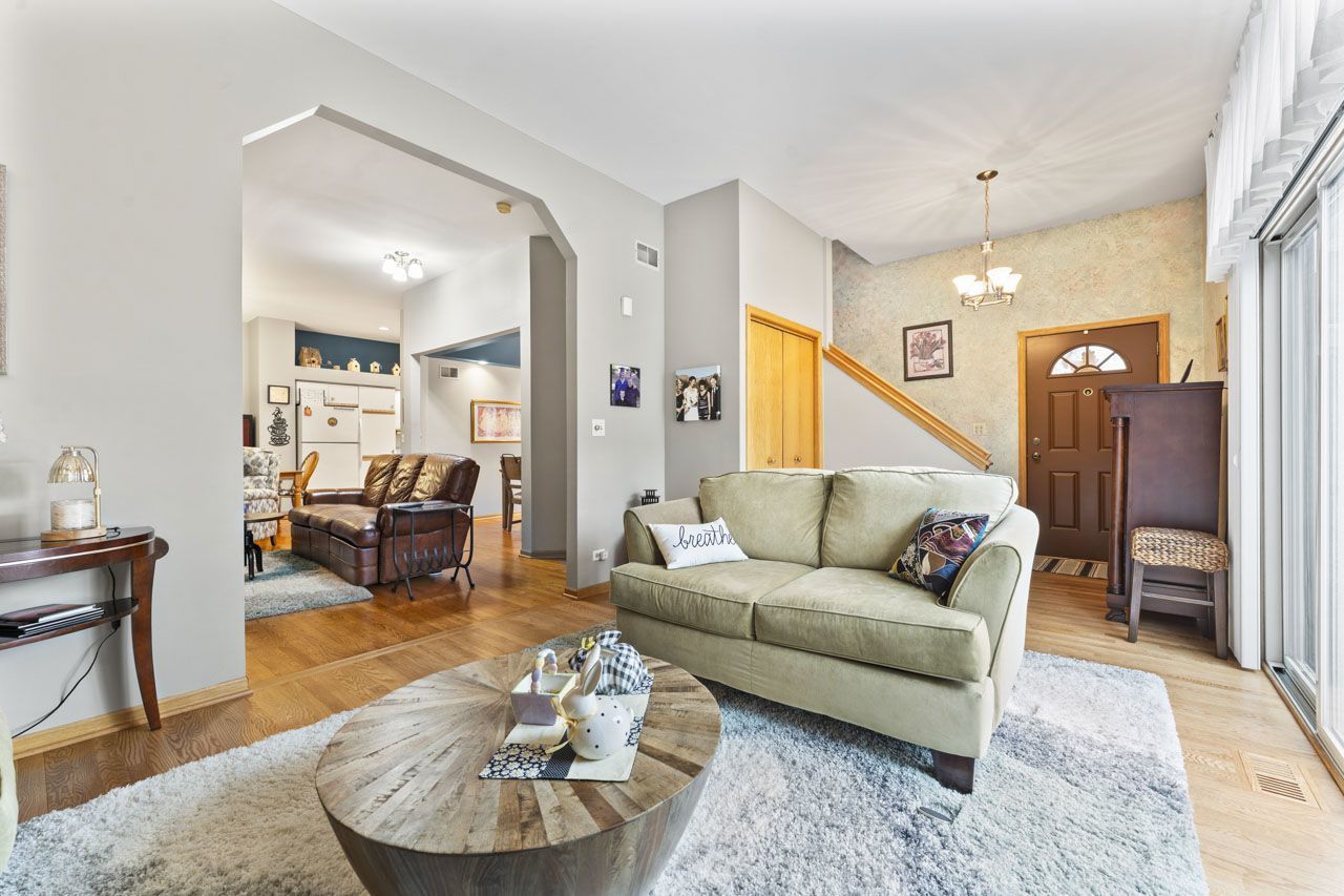 1030 Arbor Court, Mount Prospect, IL 60056