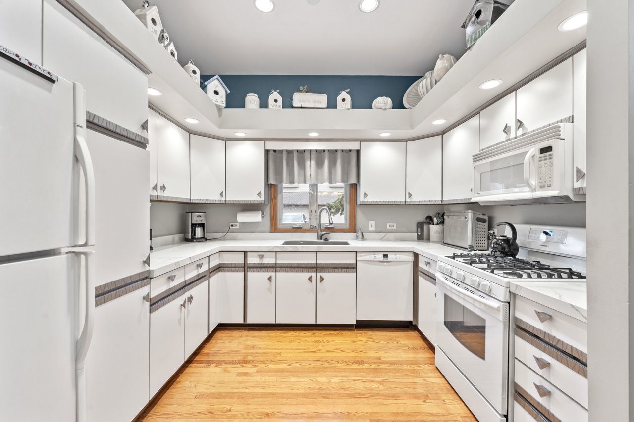 1030 Arbor Court, Mount Prospect, IL 60056