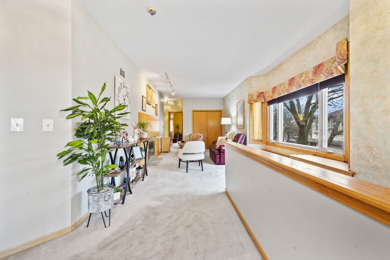 1030 Arbor Court, Mount Prospect, IL 60056