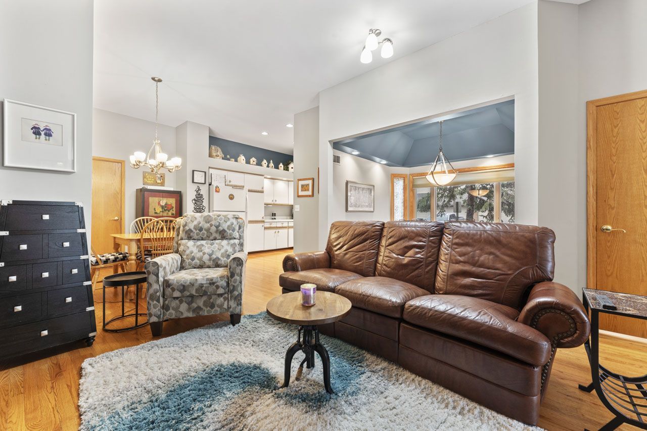 1030 Arbor Court, Mount Prospect, IL 60056