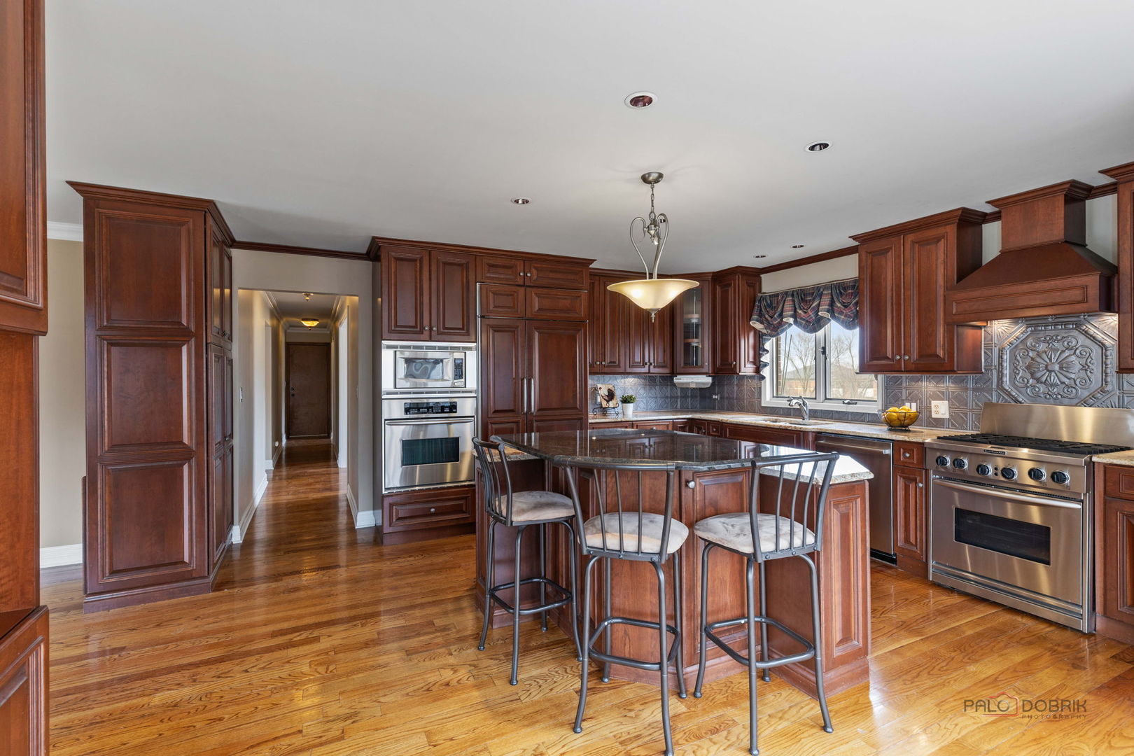 18 Brandywine Road, South Barrington, IL 60010