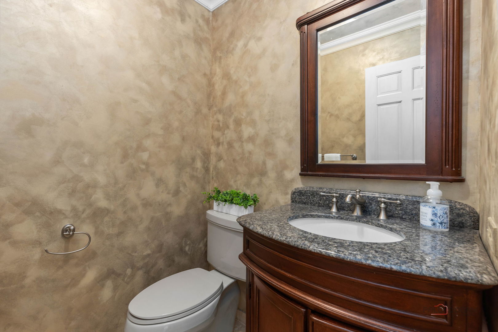 18 Brandywine Road, South Barrington, IL 60010