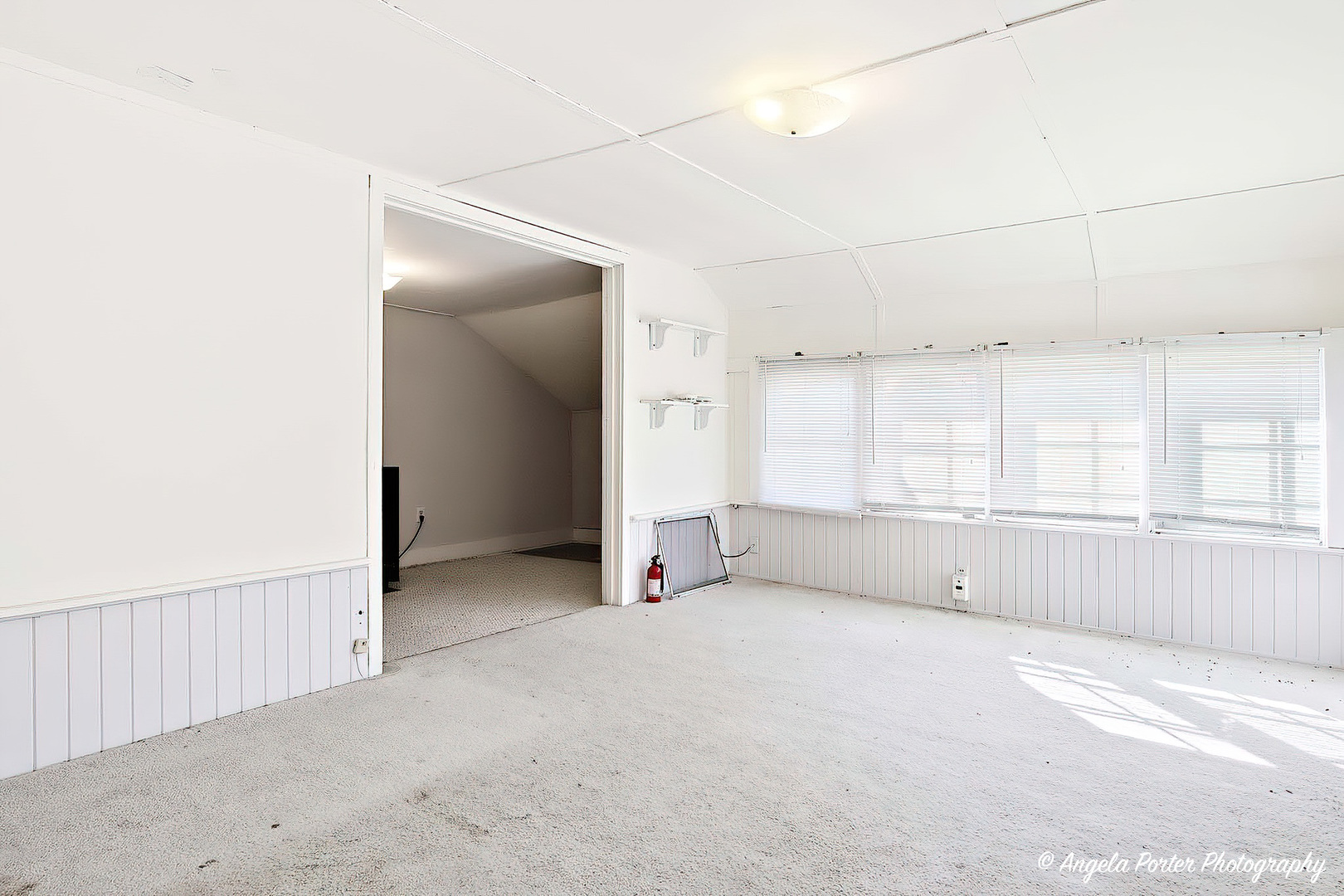 814 N River Road, McHenry, IL 60051