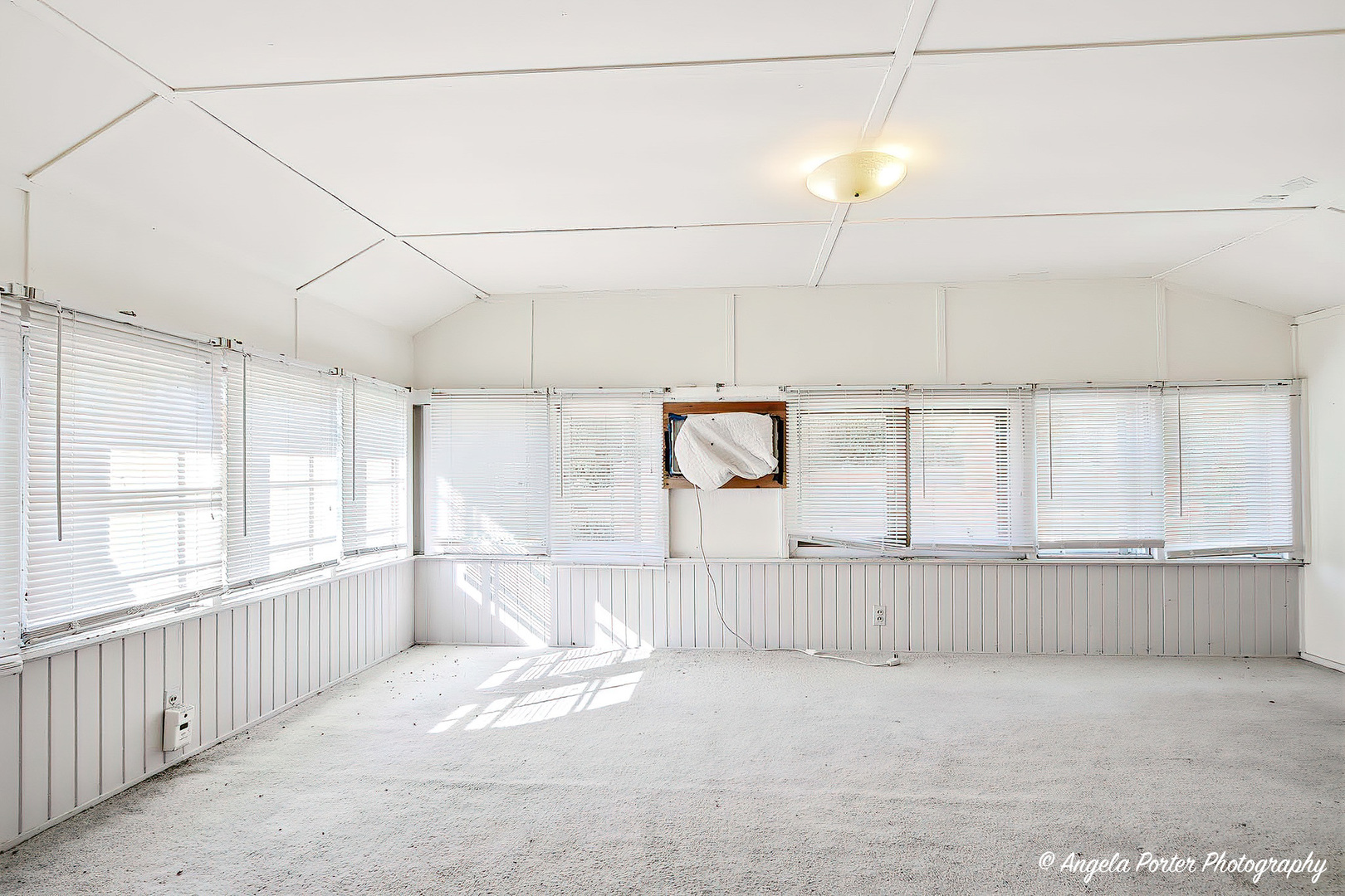 814 N River Road, McHenry, IL 60051