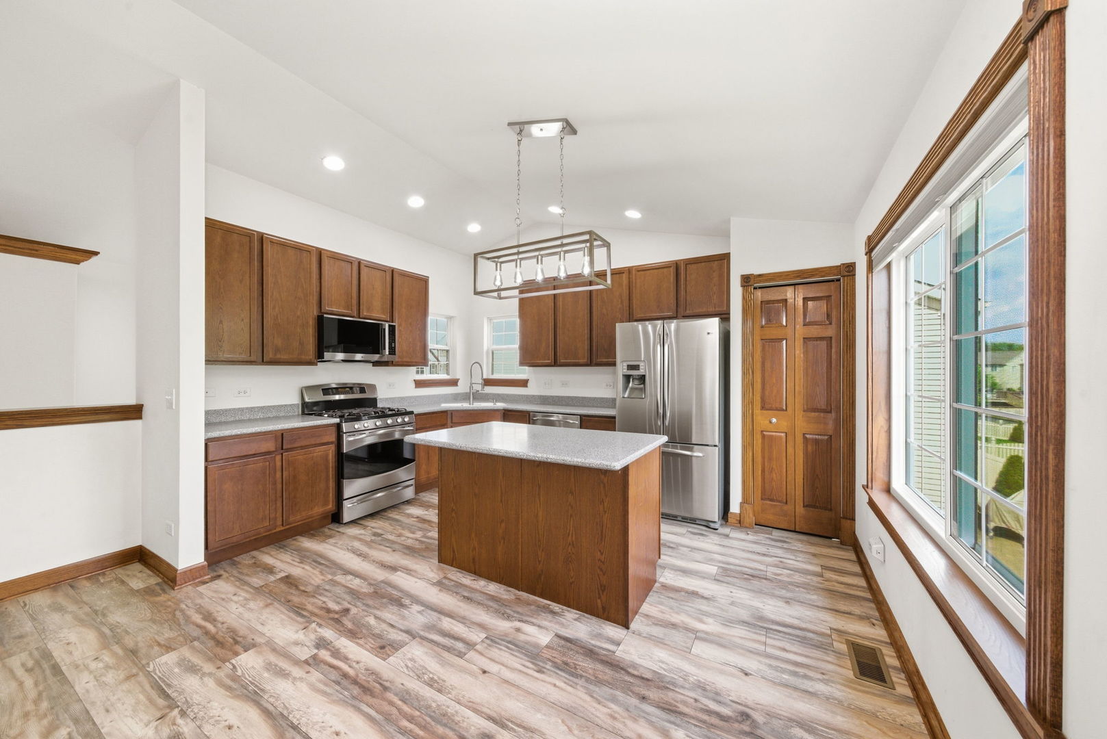 922 Saddle Ridge Drive, Joliet, IL 60432