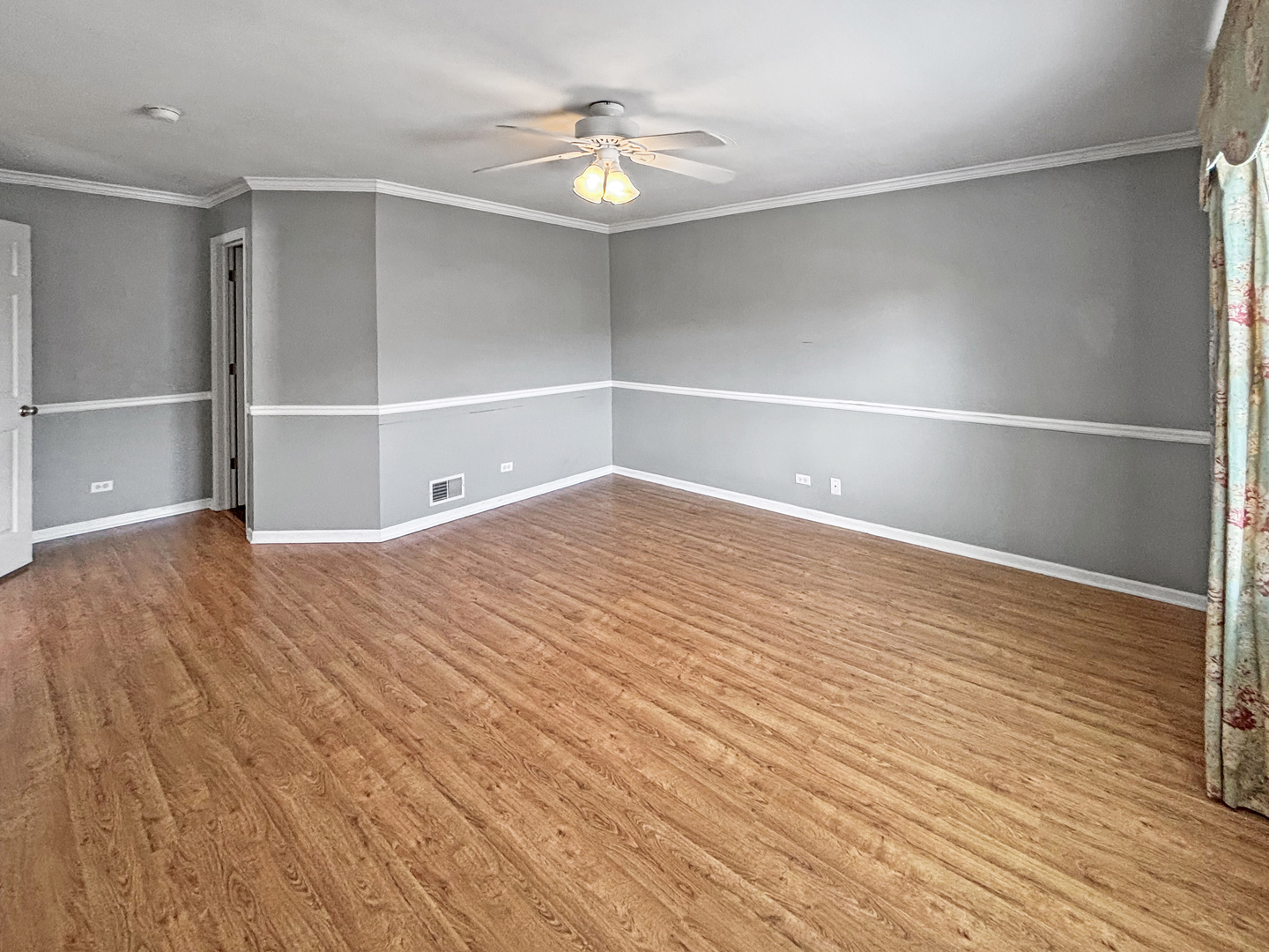 817 Blue Spruce Court, Lindenhurst, IL 60046