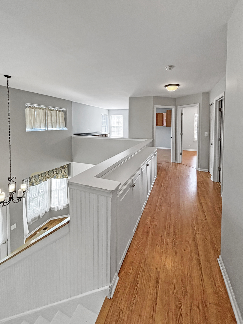 817 Blue Spruce Court, Lindenhurst, IL 60046