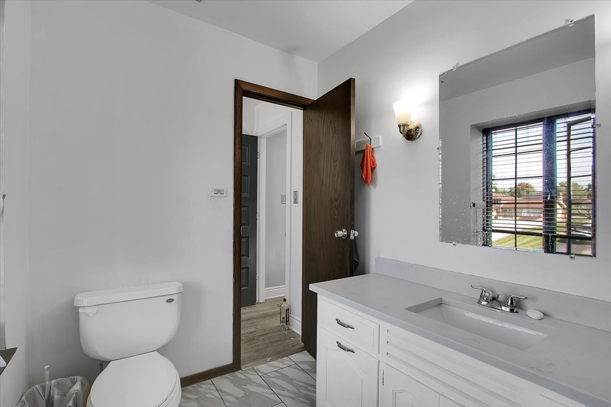 3033 E Hickory Lane, Crete, IL 60417