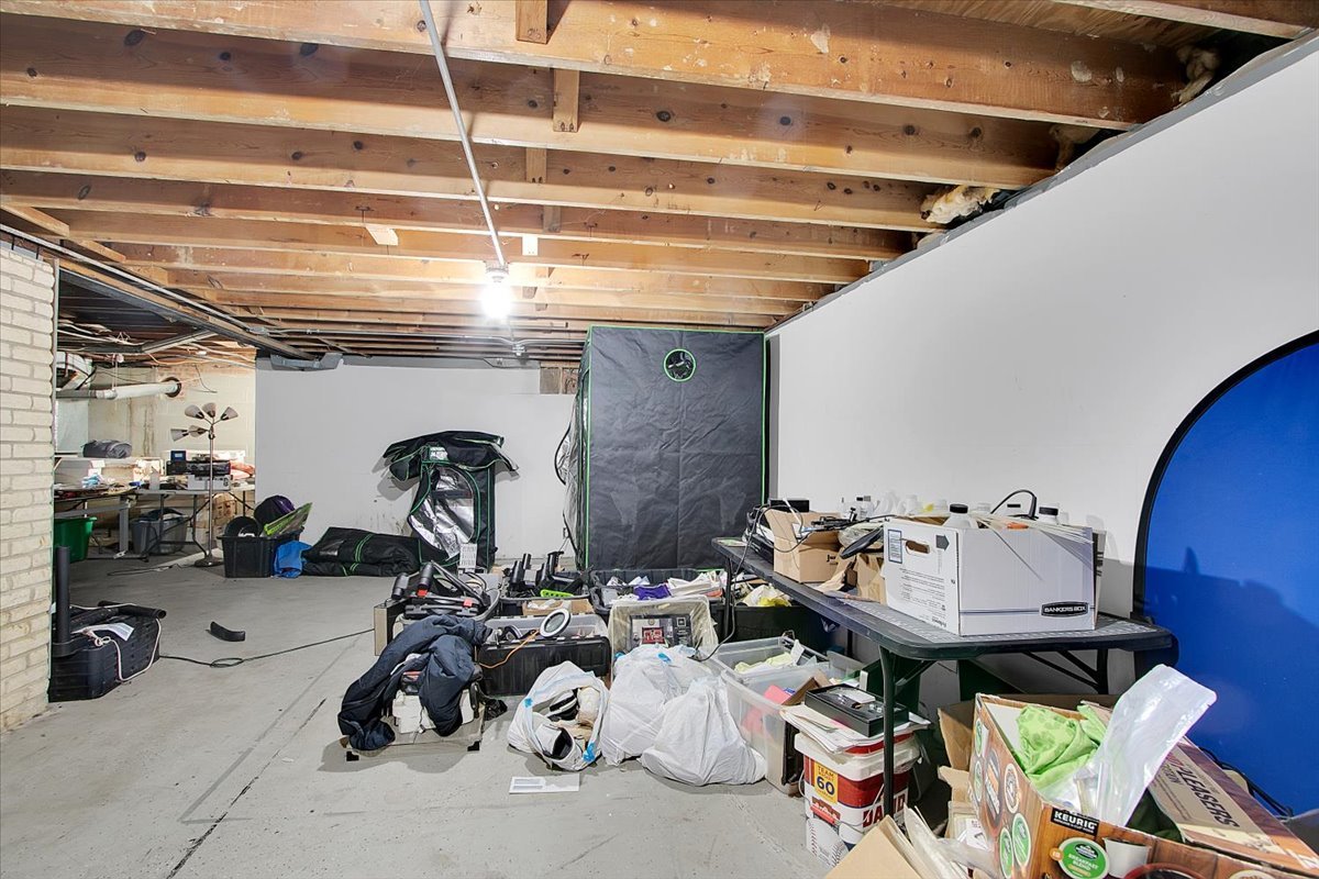 3033 E Hickory Lane, Crete, IL 60417