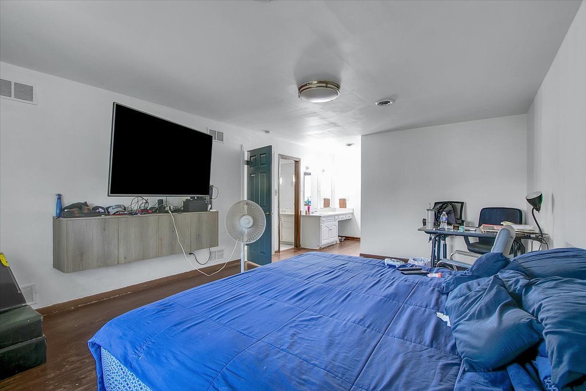 3033 E Hickory Lane, Crete, IL 60417