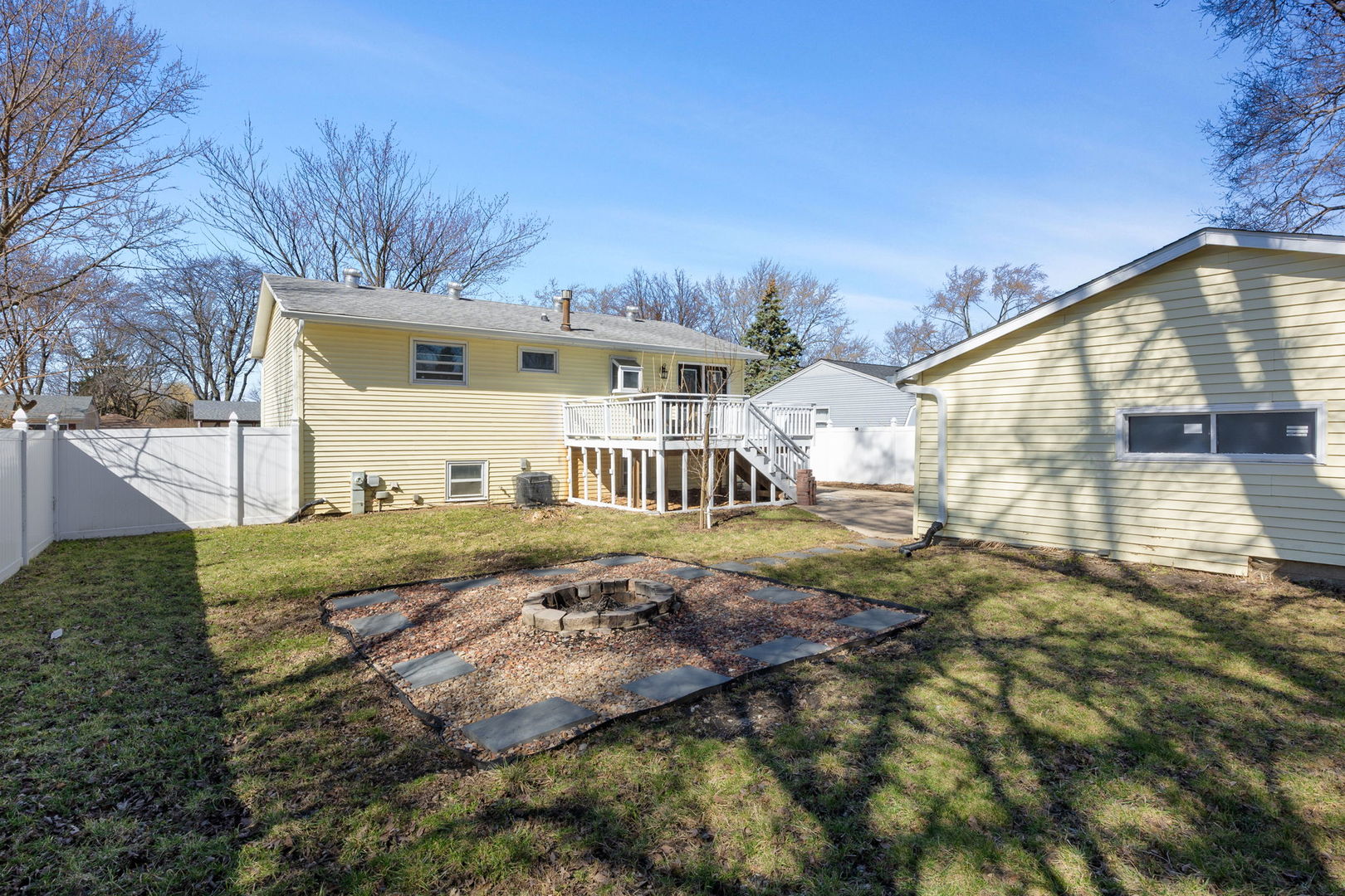 160 Galewood Drive, Bolingbrook, IL 60440