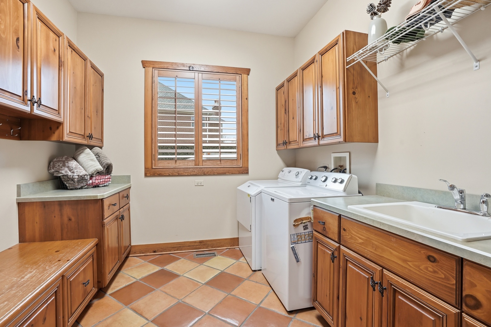 8032 Kirkcaldy Court, Palos Heights, IL 60463