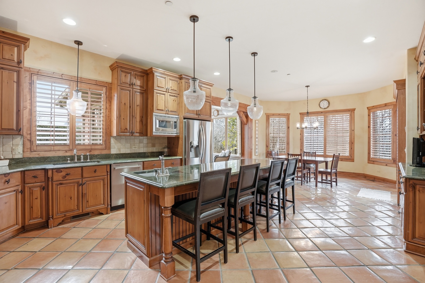 8032 Kirkcaldy Court, Palos Heights, IL 60463