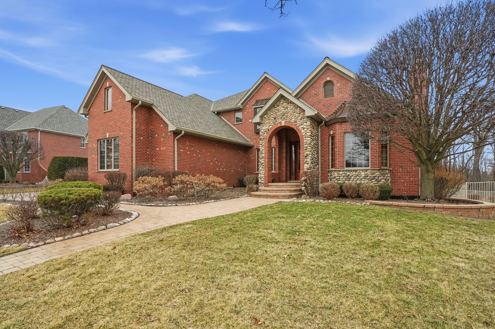 8032 Kirkcaldy Court, Palos Heights, IL 60463