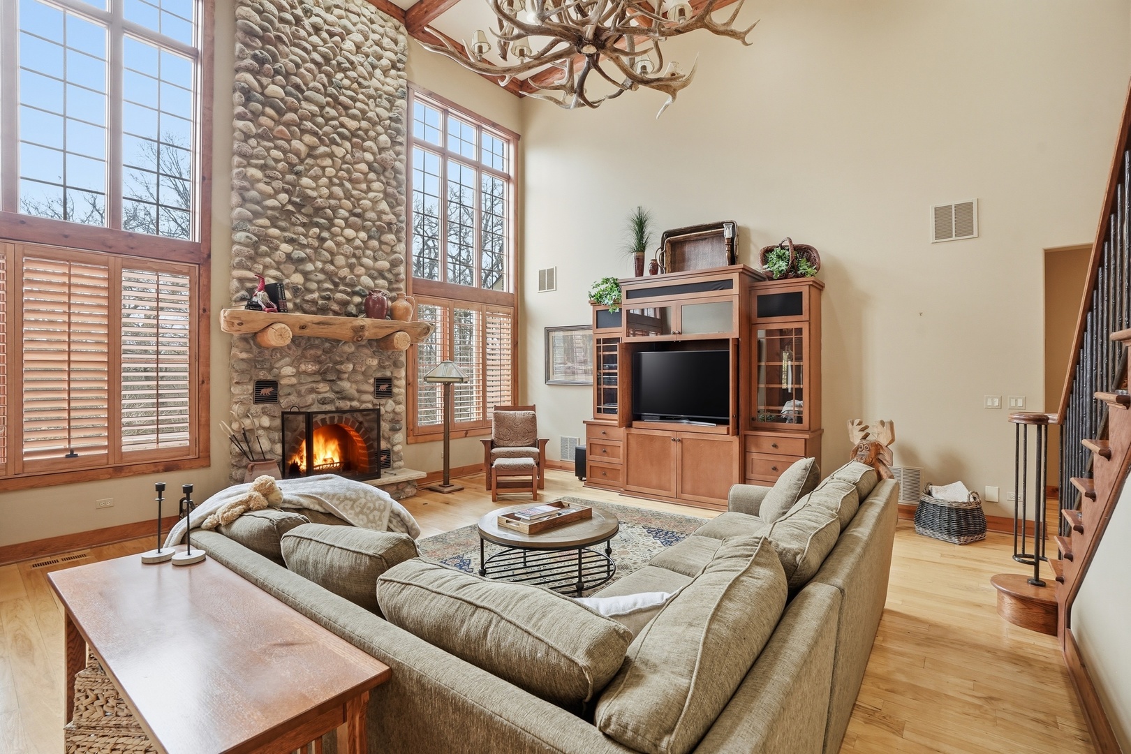 8032 Kirkcaldy Court, Palos Heights, IL 60463