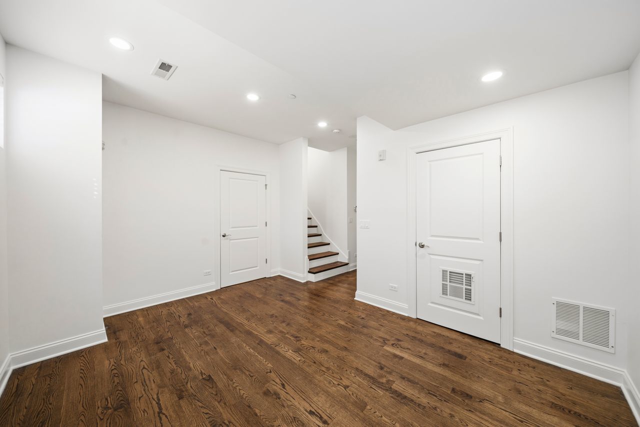 865 Laurel Avenue, Highland Park, IL 60035