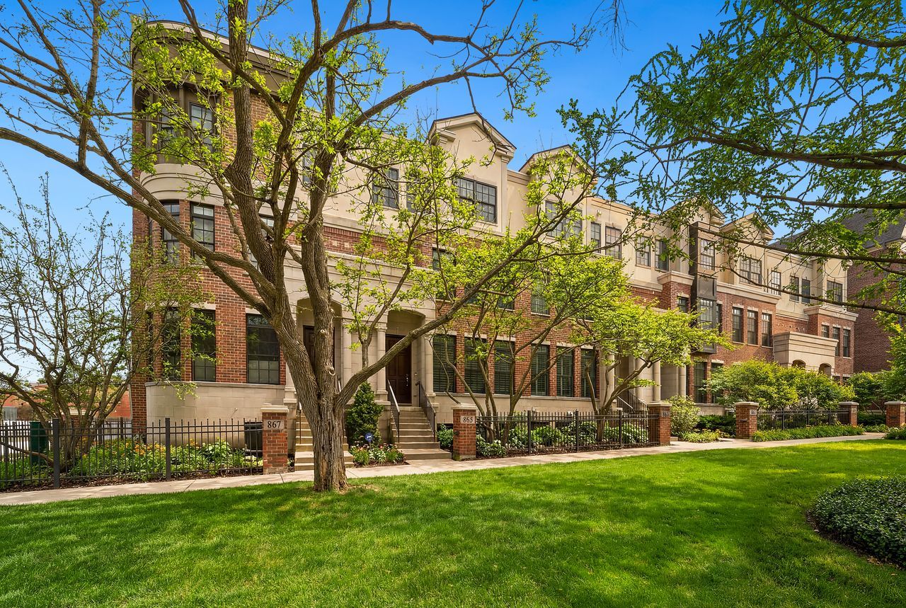 865 Laurel Avenue, Highland Park, IL 60035